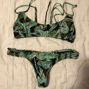 Super Cute Volcom Bikini! 👙💕